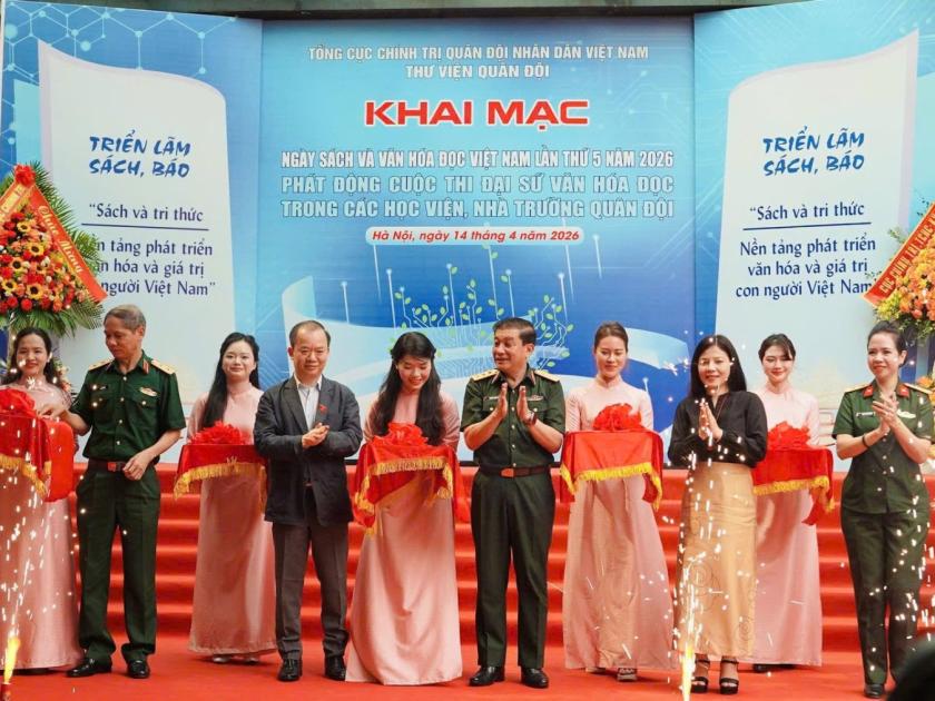 UC Việt Nam giới thiệu giải pháp UC.Kiosk mượn trả tự động 24/7 tại "Ngày Sách và Văn hóa đọc Việt Nam lần thứ 5 trong Quân đội nhân dân Việt Nam"