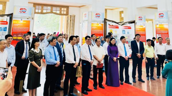 UCVN ứng dụng công nghệ AI trong Ngày Sách và Văn hóa đọc 2025 "Mỗi trang sách - Một niềm tự hào" tại Thư viện Quốc gia