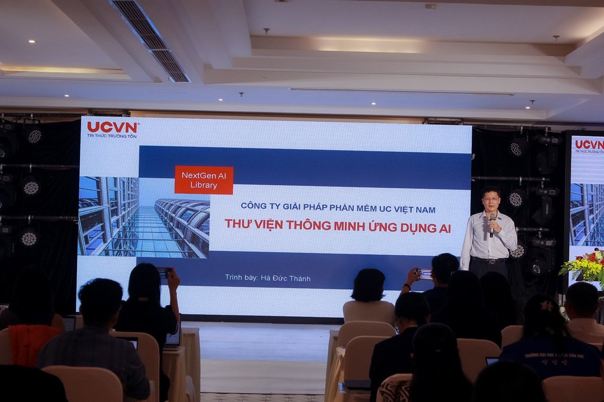 Ông Hà Đức Thành trình bày "Thư viện thông minh ứng dụng AI"