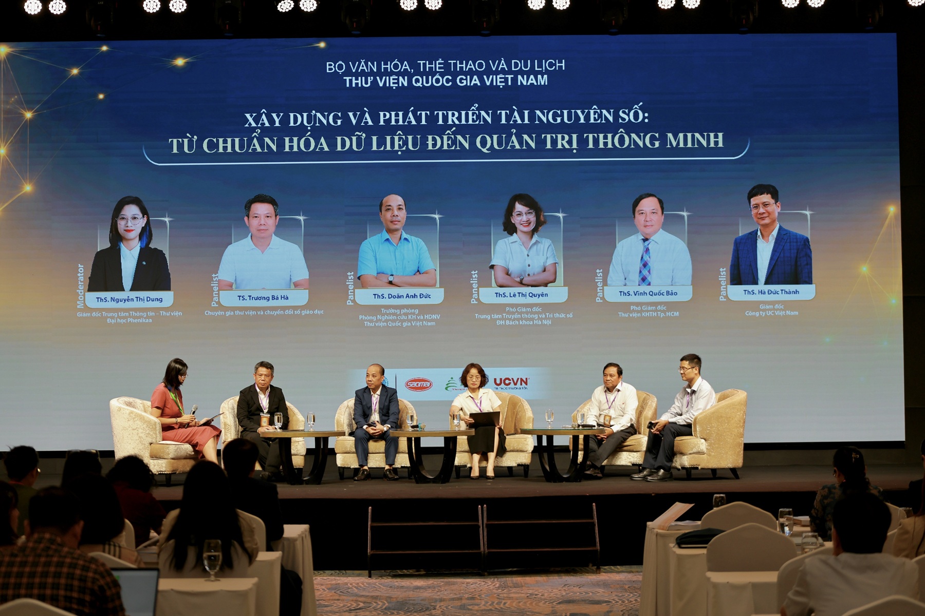 Ban_thao_luan.jpg (495 KB)